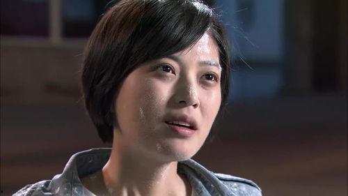 美女把人当成人质视频,上演惊险反转