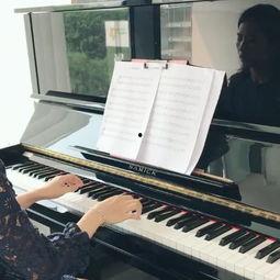 成人女生钢琴演出视频,展现女性音乐才华的动人瞬间  第2张